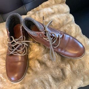 CREVO JAVIER BOOT size 8 beautiful color